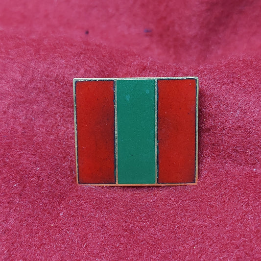 VINTAGE US Army 4th INFANTRY Unit Crest Pin (03CR14)