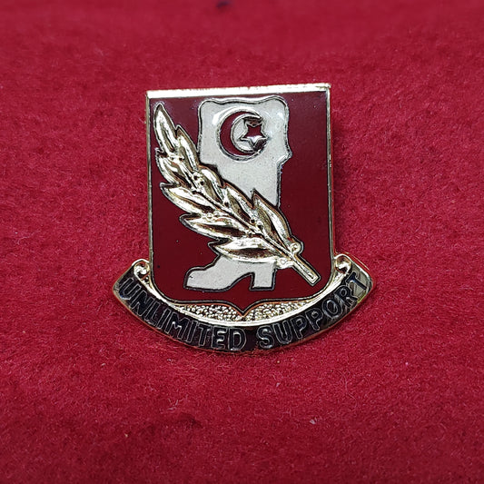 VINTAGE US Army 105th SUPPORT BATTALION Unit Crest Pin (03CR38)