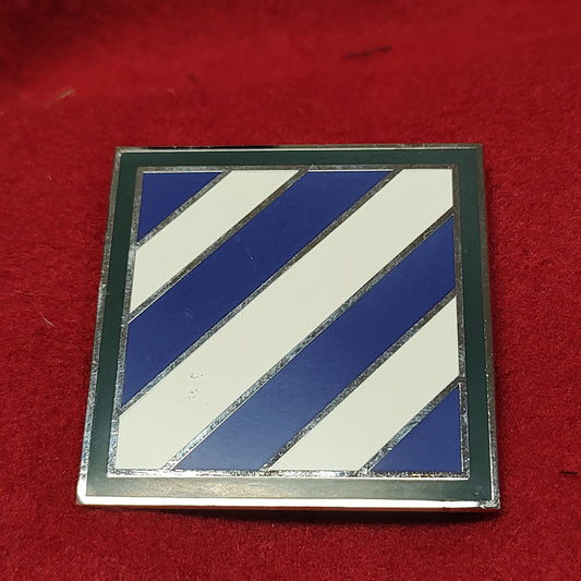 VINTAGE US Army Large 3rd INFANTRY DIVISION Unit Crest Pin (03CR48)