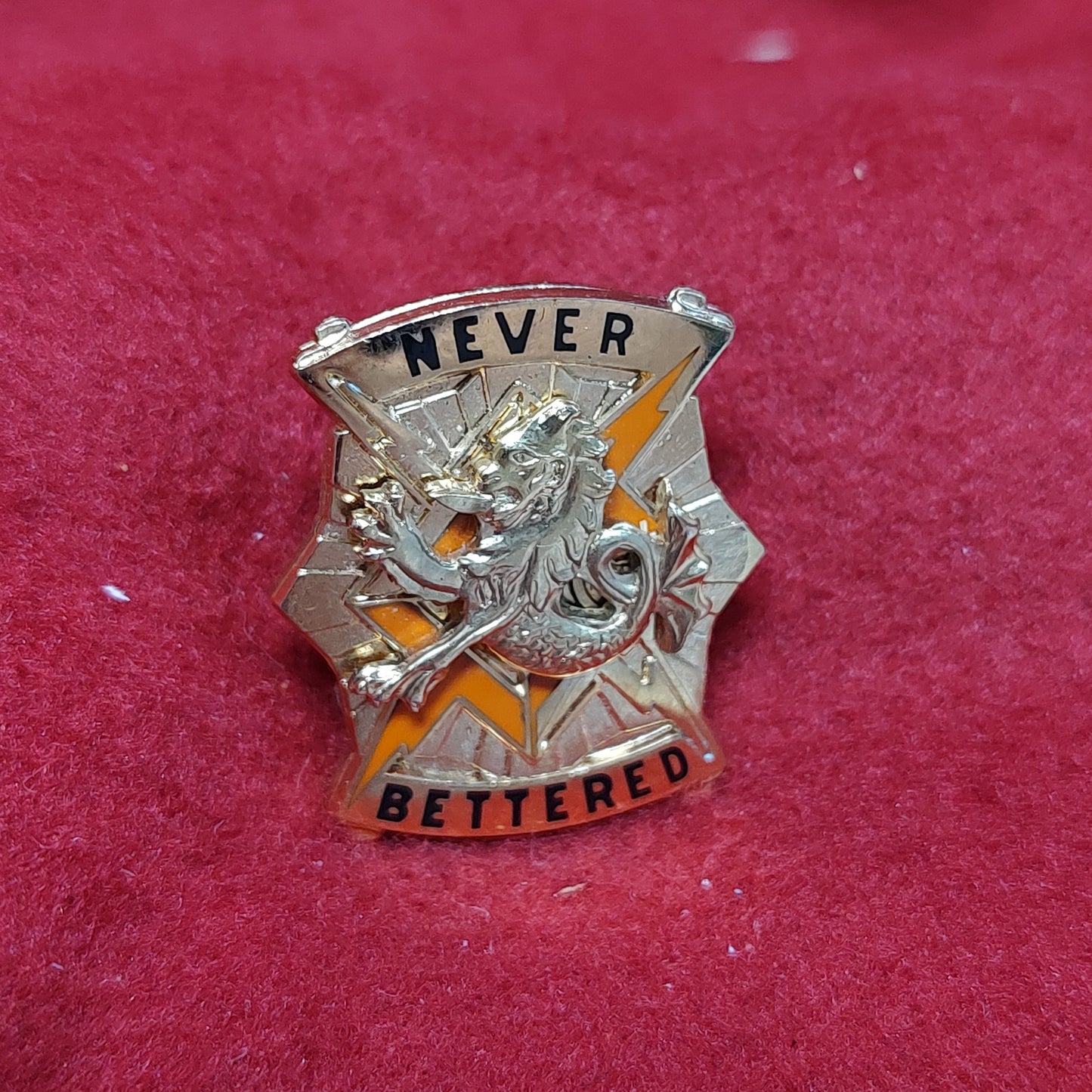 VINTAGE US Army 78th SIGNAL BATTALION Unit Crest Pin (14CR24)