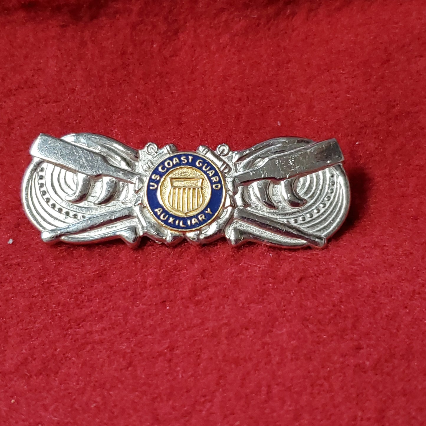 VINTAGE US Armed Forces COAST GUARD AUXILLARY COXSWAIN Pin-On Badge Rank Unit Crest (16CR41)