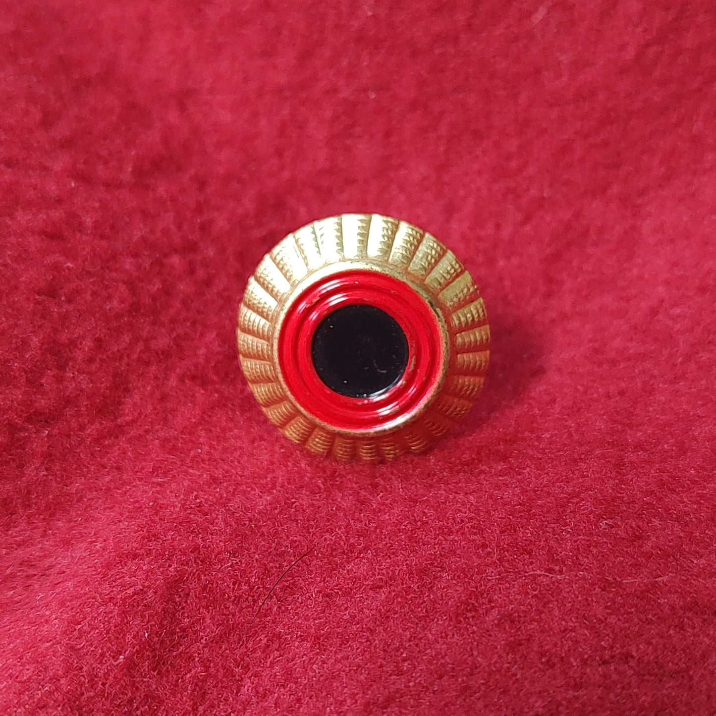 VINTAGE German Air Force Cap Badge (16CR51)