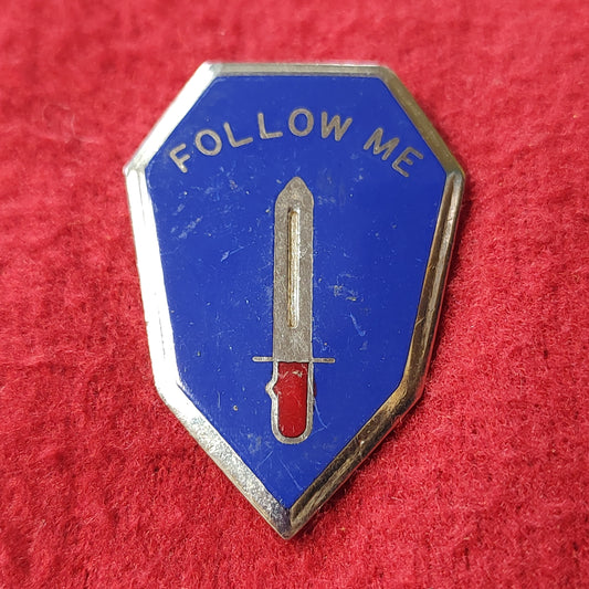 VINTAGE US Army INFANTRY SCHOOL Large Badge Pin (19CR41)