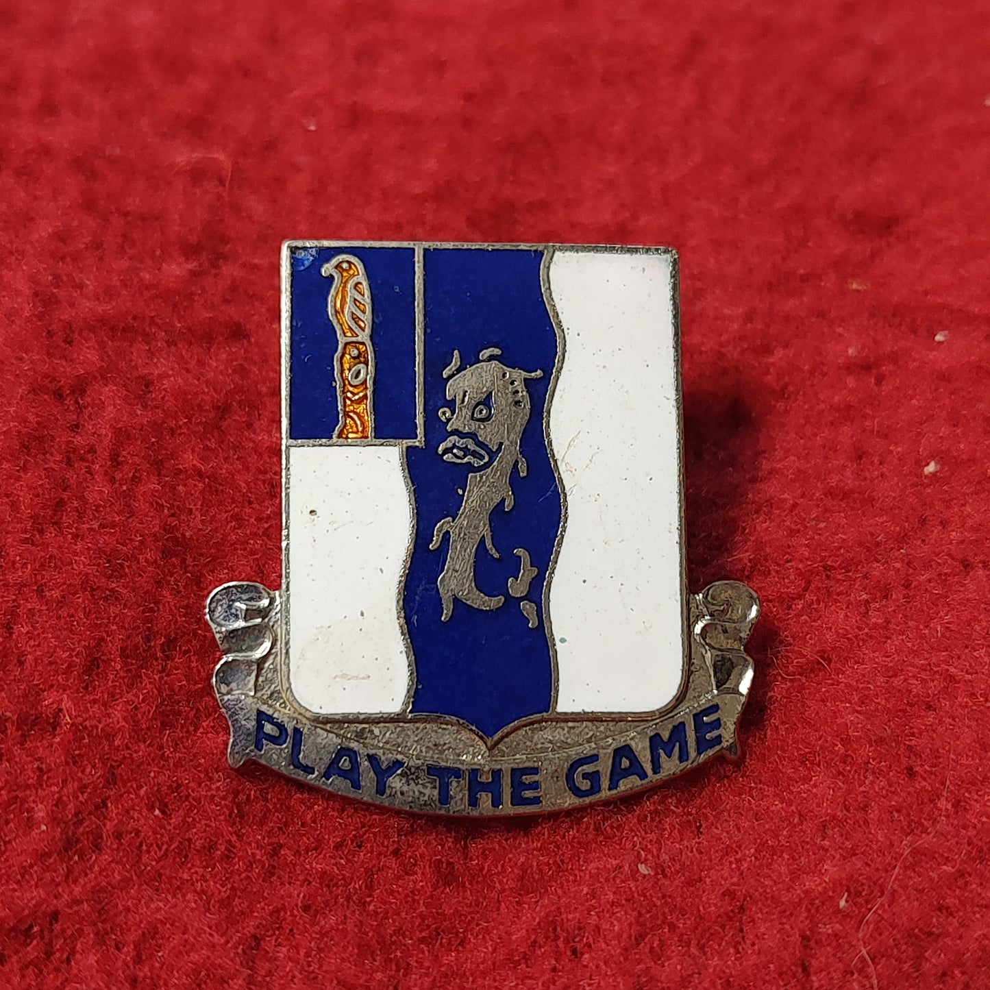 VINTAGE US Army 50th INFANTRY Badge Pin (19CR58)