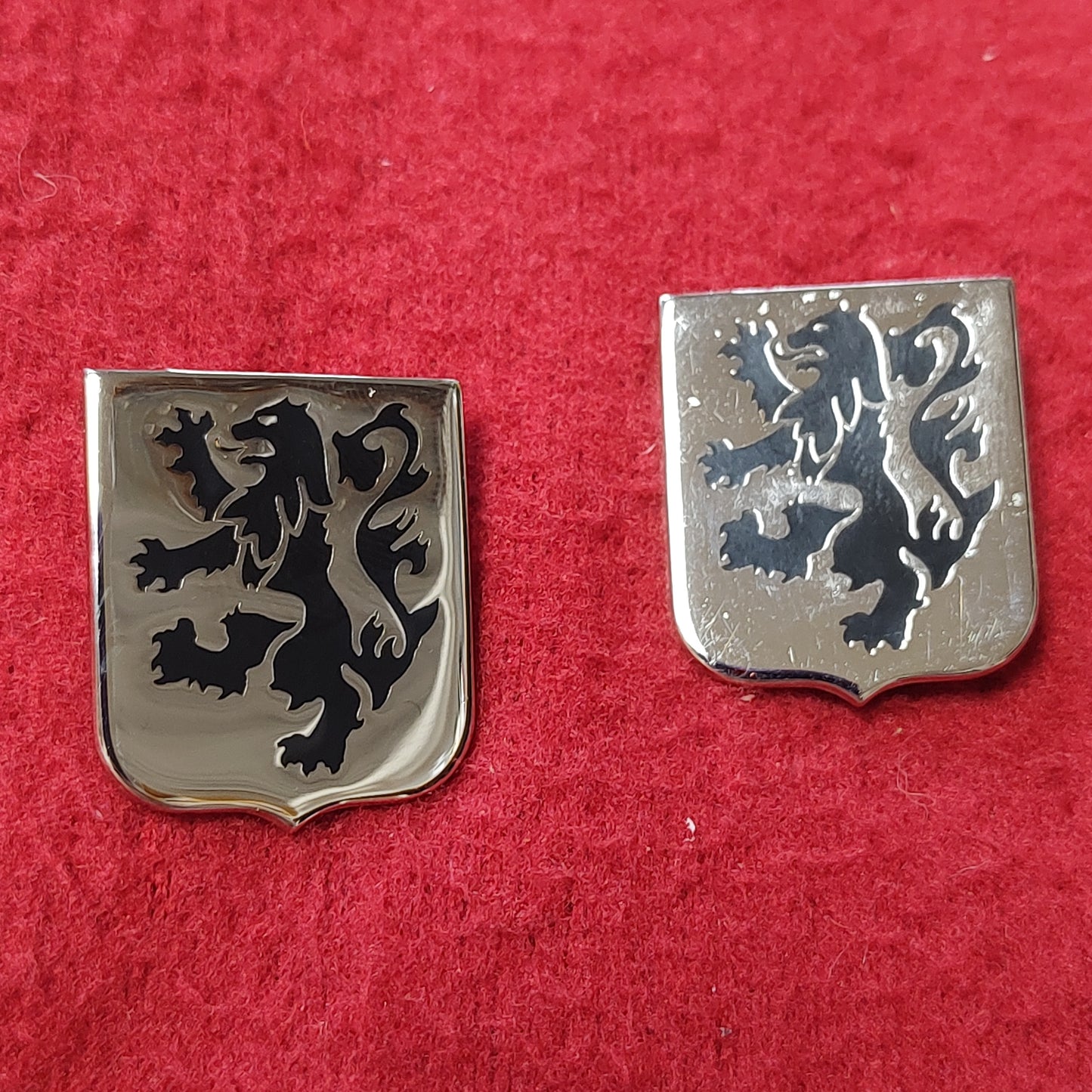 Pair VINTAGE US Army 28th INFANTRY Badge Pin (19CR61)