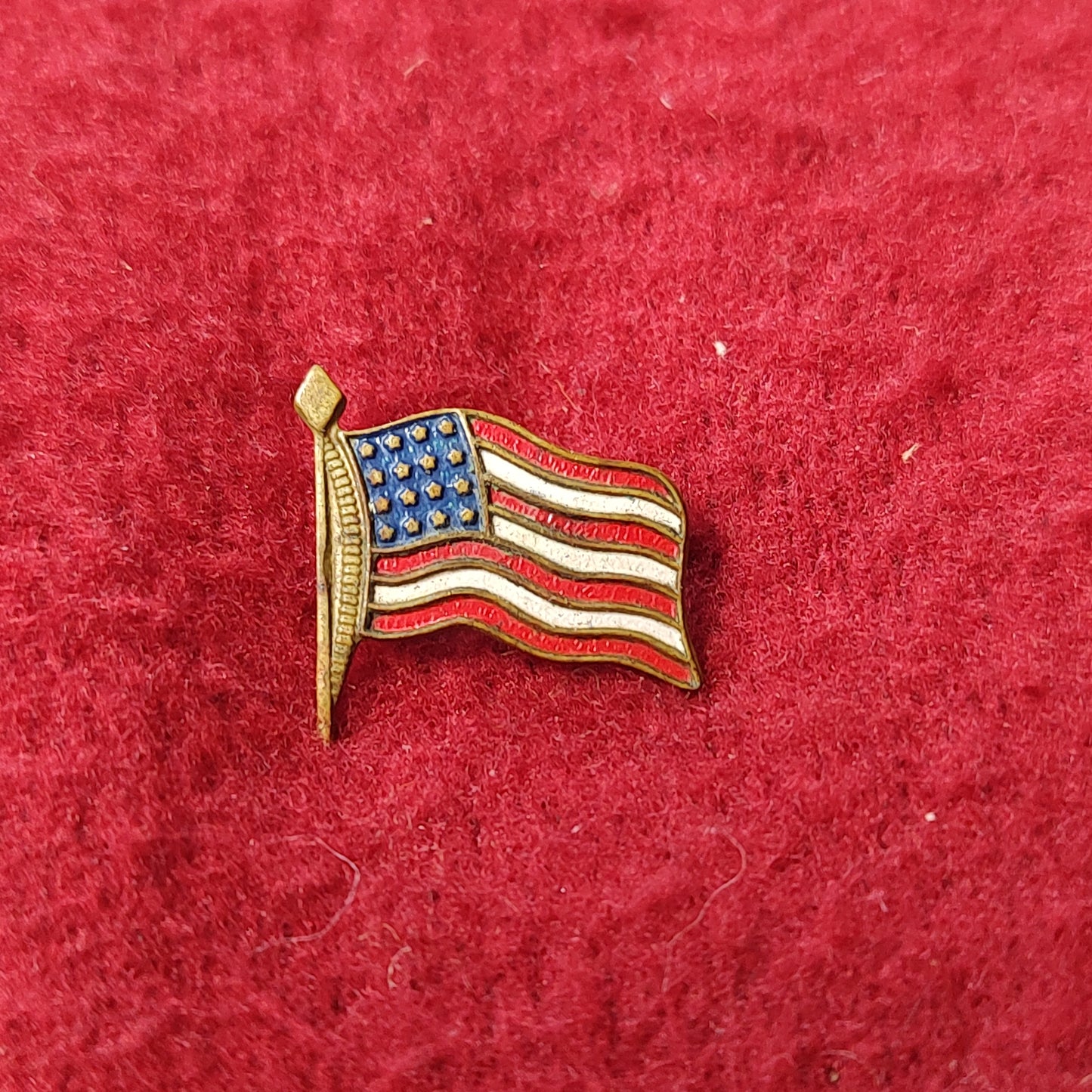 Vintage US FLAG Miniature Badge Pin
(19CR89)
