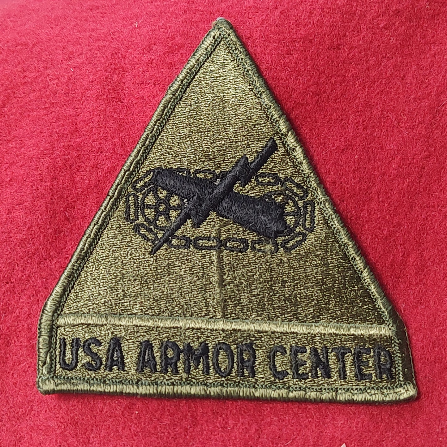 US Army USA ARMOR CENTER Patch Sew On Subdued OD Woodland (bu06-uac)