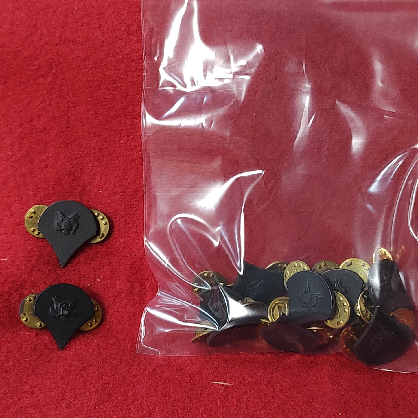 Pack of 10 US Army SPECIALIST E4 Badge/Pin (27CR7)