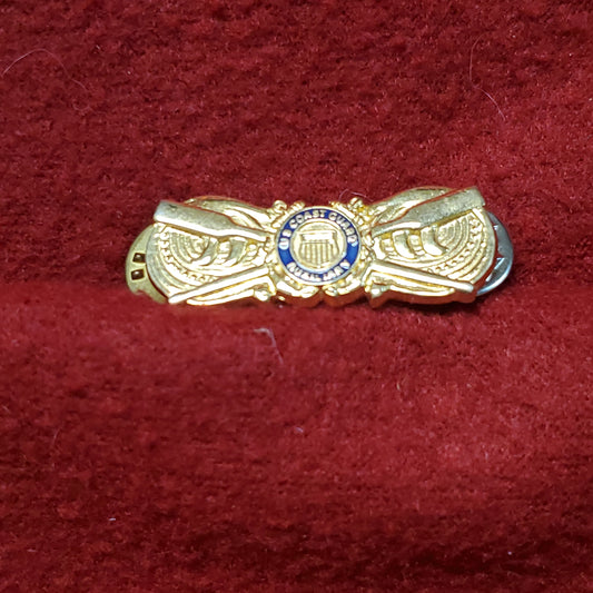 US Coast Guard Auxillary COXSWAINS Mini-Pin Gold Metal Pin-On (26cr28)