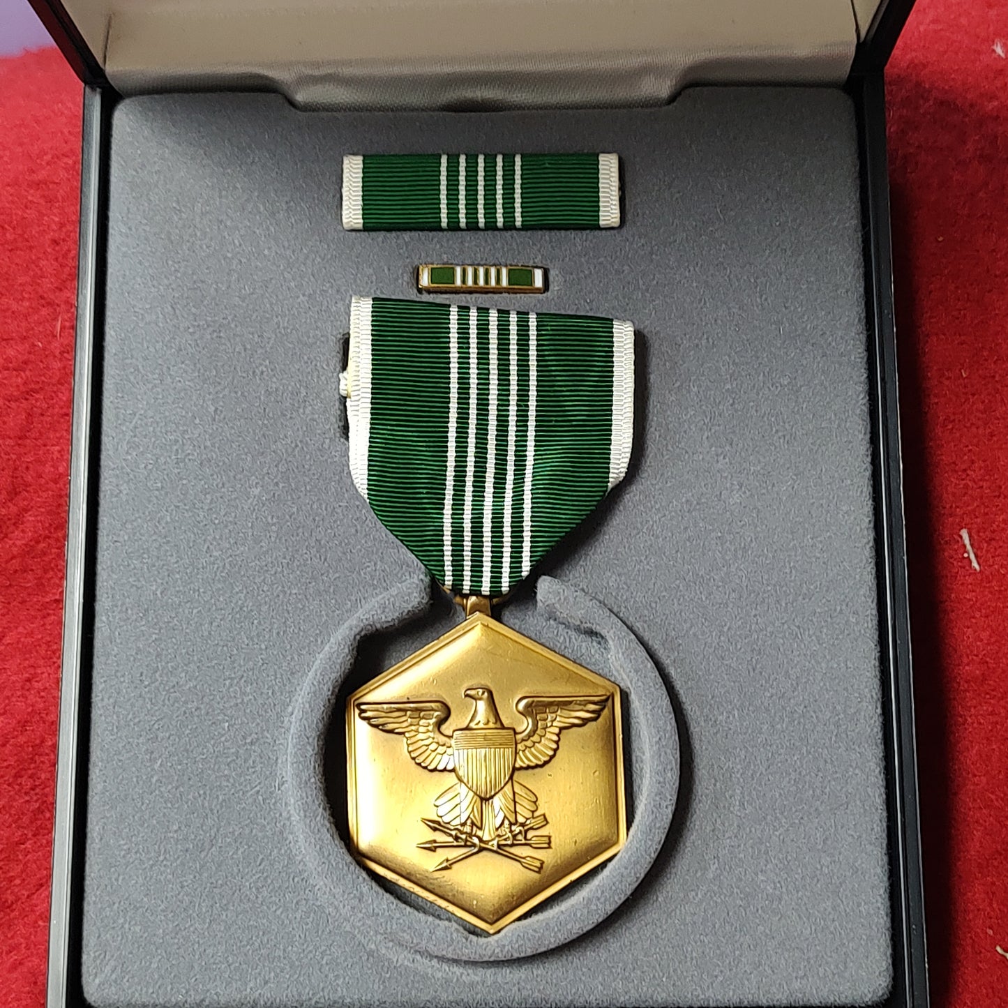 US Military Merit Medal Lapel Pin Ribbon Box Set Army (27CR12)