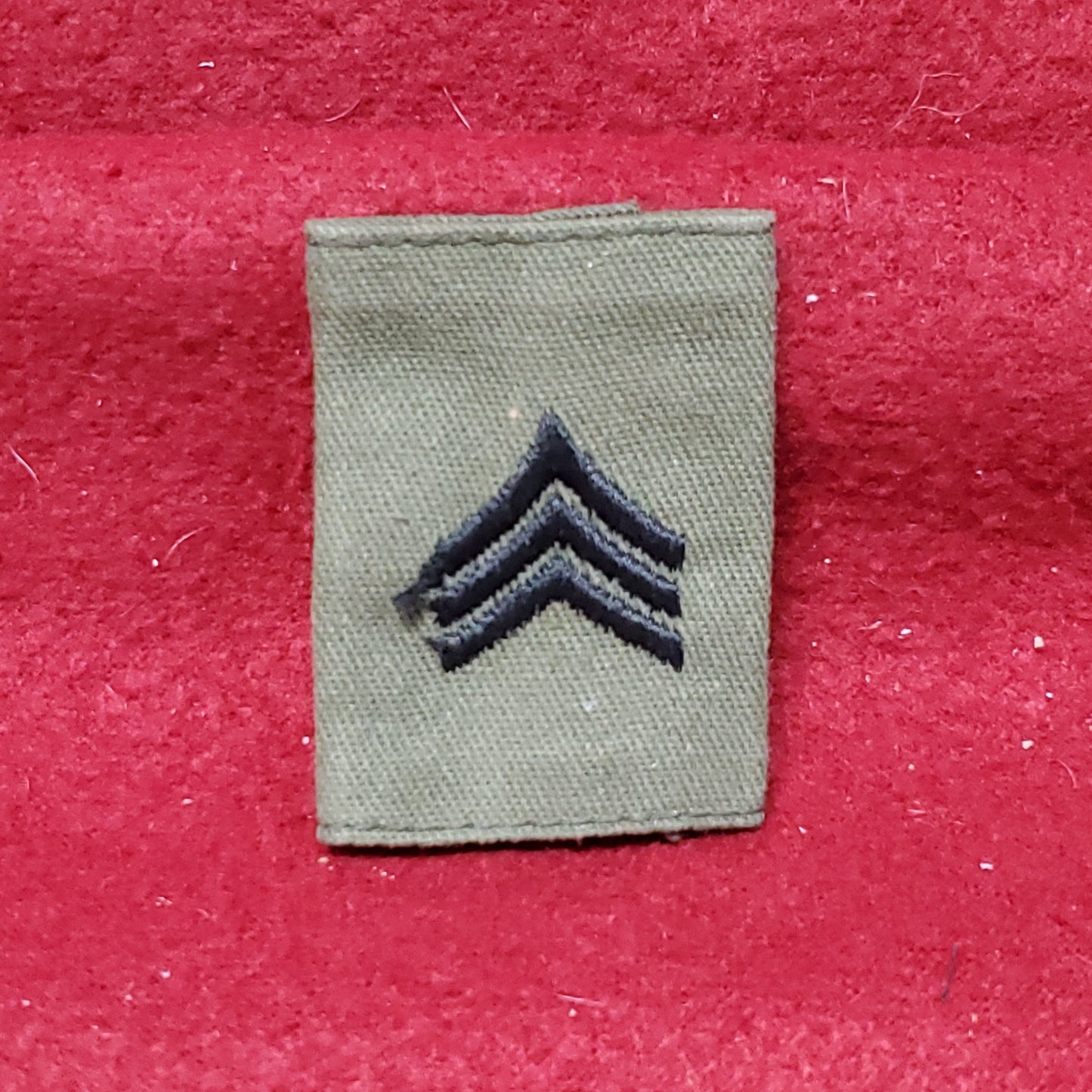US Army E-7 SERGEANT SGT Rank Subdued OD Black Velcro BDU Vietnam Era (bu04-sg3)