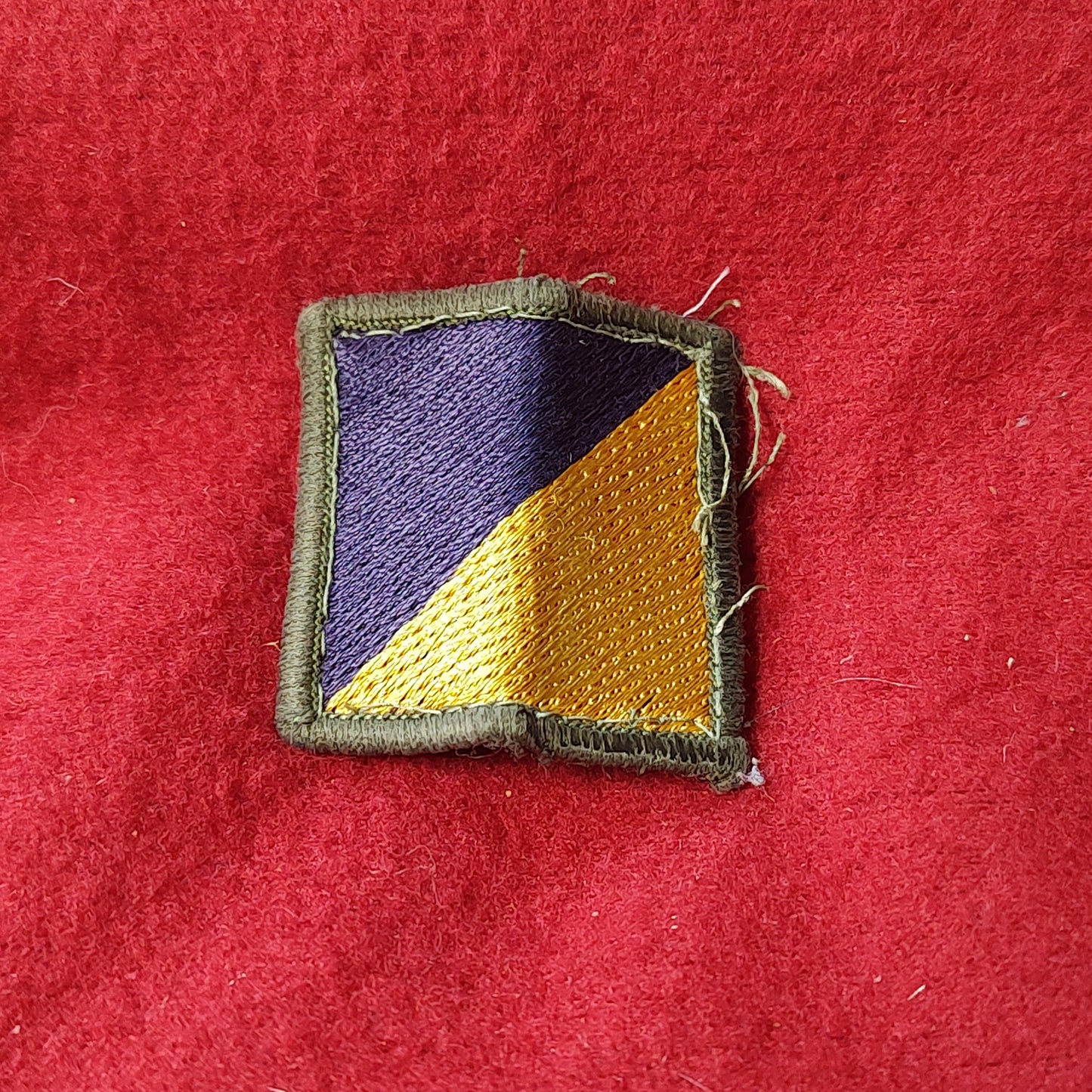 VINTAGE BRITISH ARMY ROYAL LOGISTIC CORPS OD Badge Patch Sew On (28CR20)