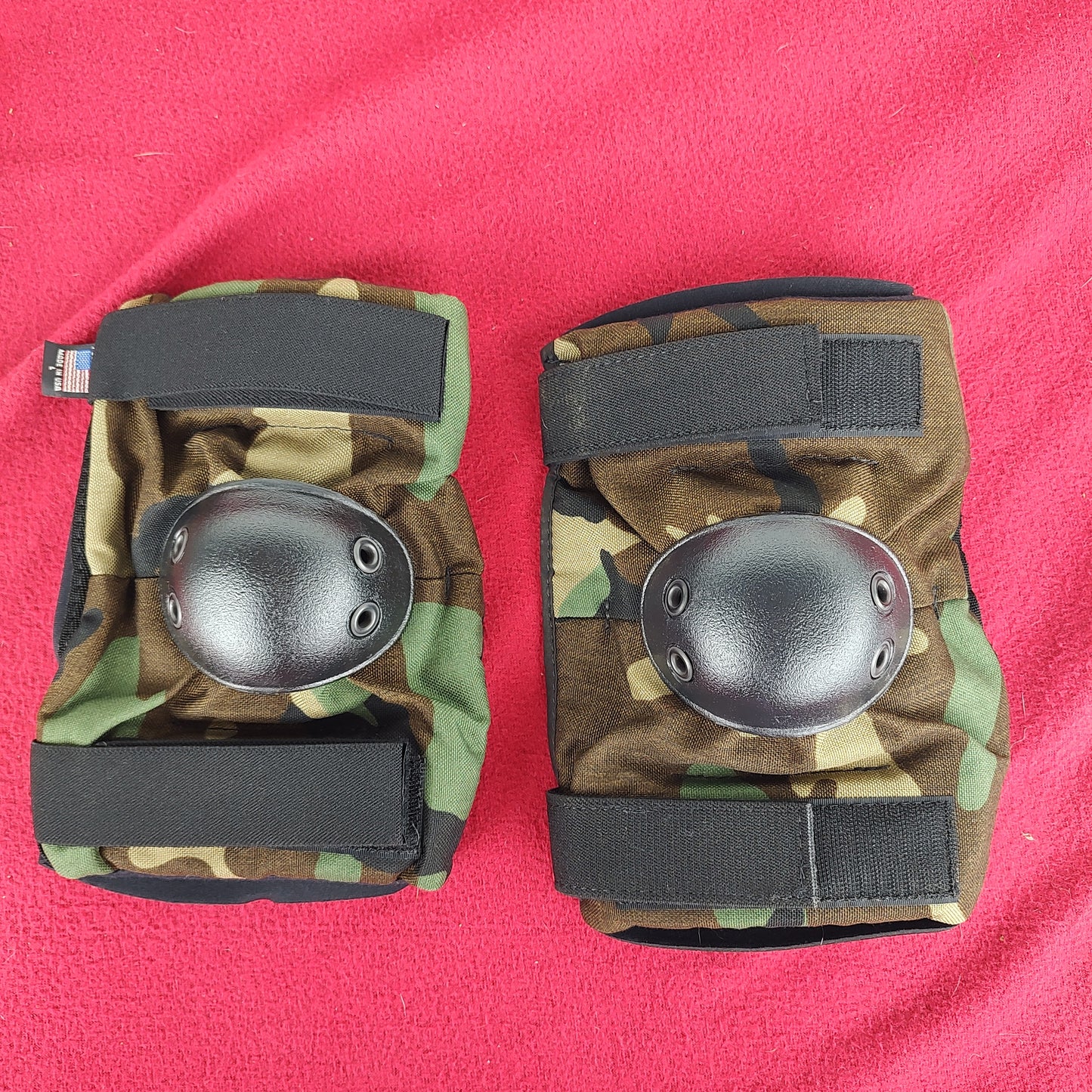 US Army Woodland Camo Bijans Protective Elbow Pads Size Large (BB04-18a91)