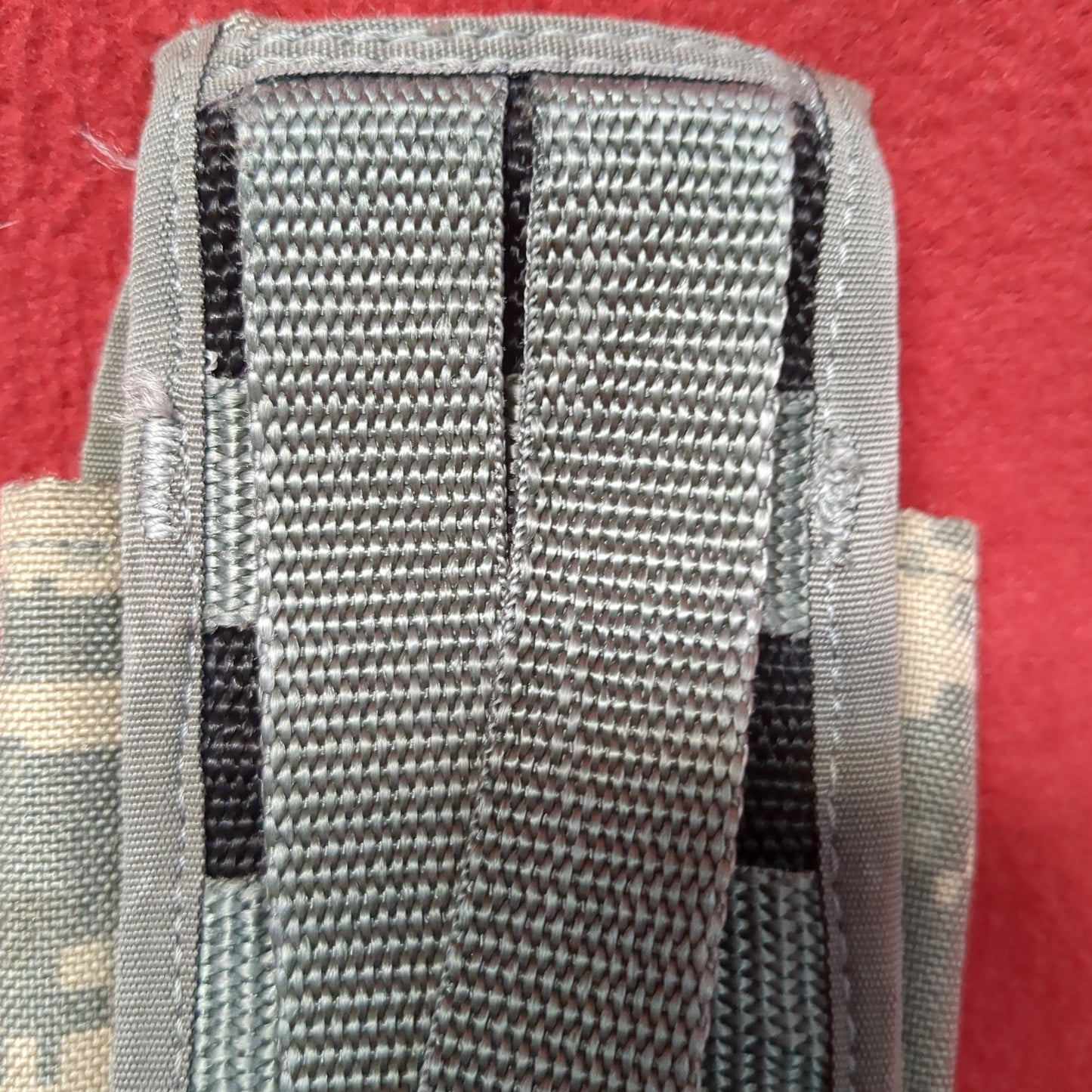 US Army Single Magazine Pouch Molle ACU UCP Good Condition (ACU?-MH567)
