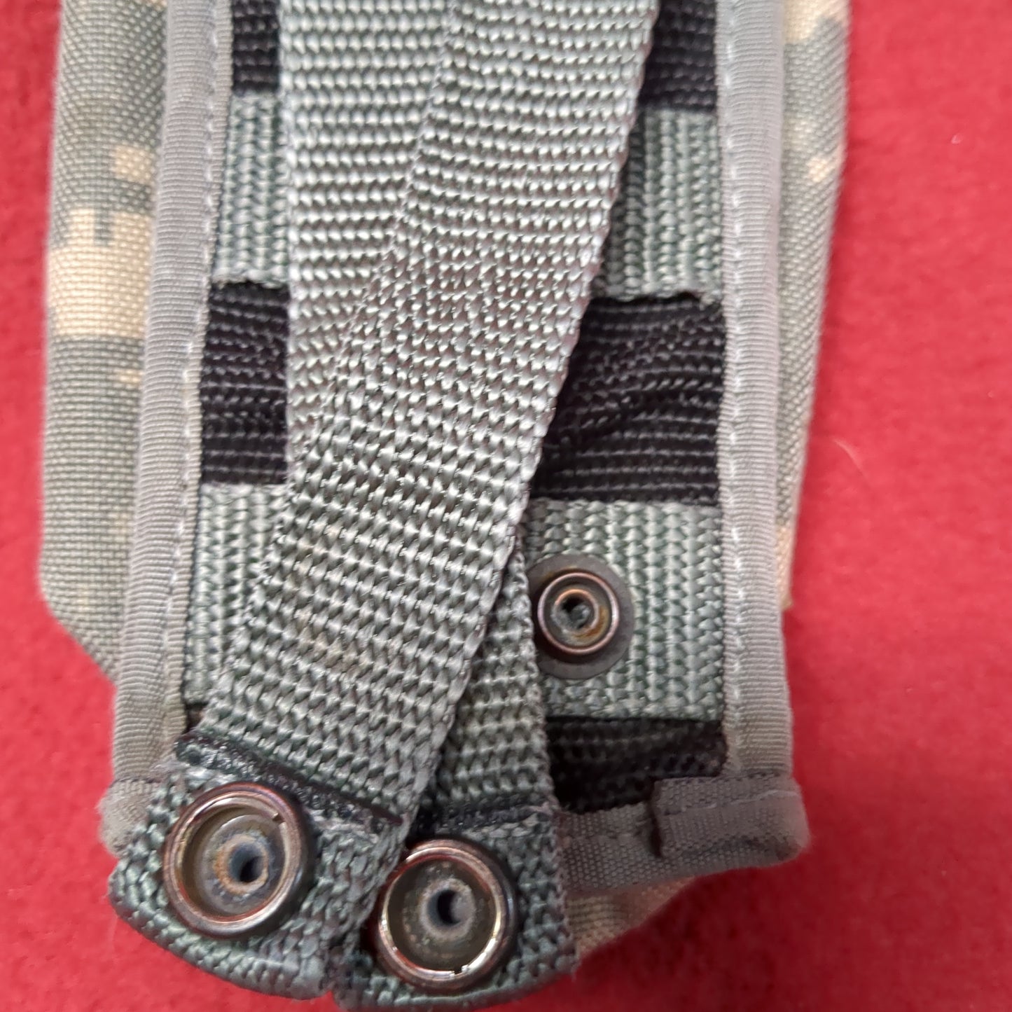 US Army Single Magazine Pouch Molle ACU UCP Good Condition (ACU?-MH567)