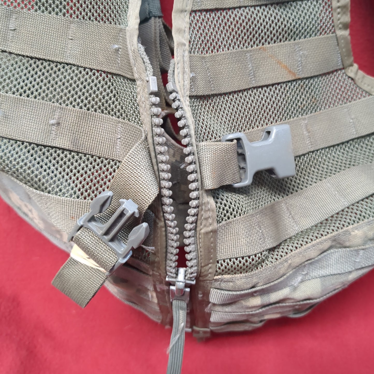 Chest Rig ACU Digitial Camo Fighting Load Carrier FLC Molle (EB16-MH683)