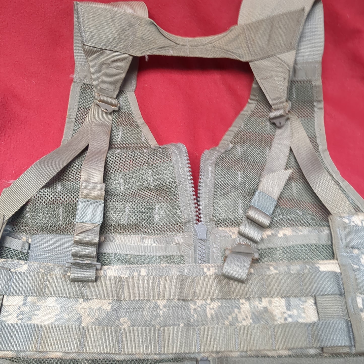 Chest Rig ACU Digitial Camo Fighting Load Carrier FLC Molle (EB16-MH683)