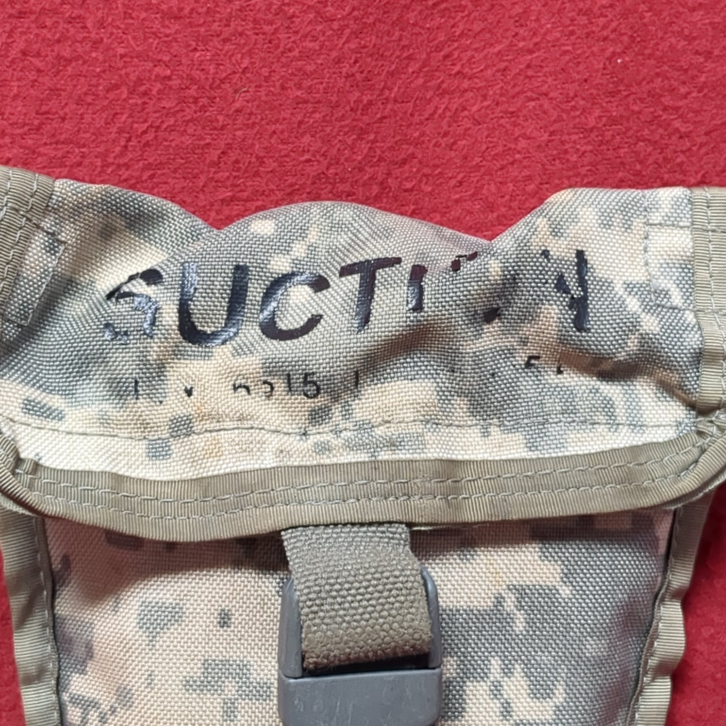 US Army Suction Catheter Pouch UCP ACU Molle II Good Condition (acu?-MH697)