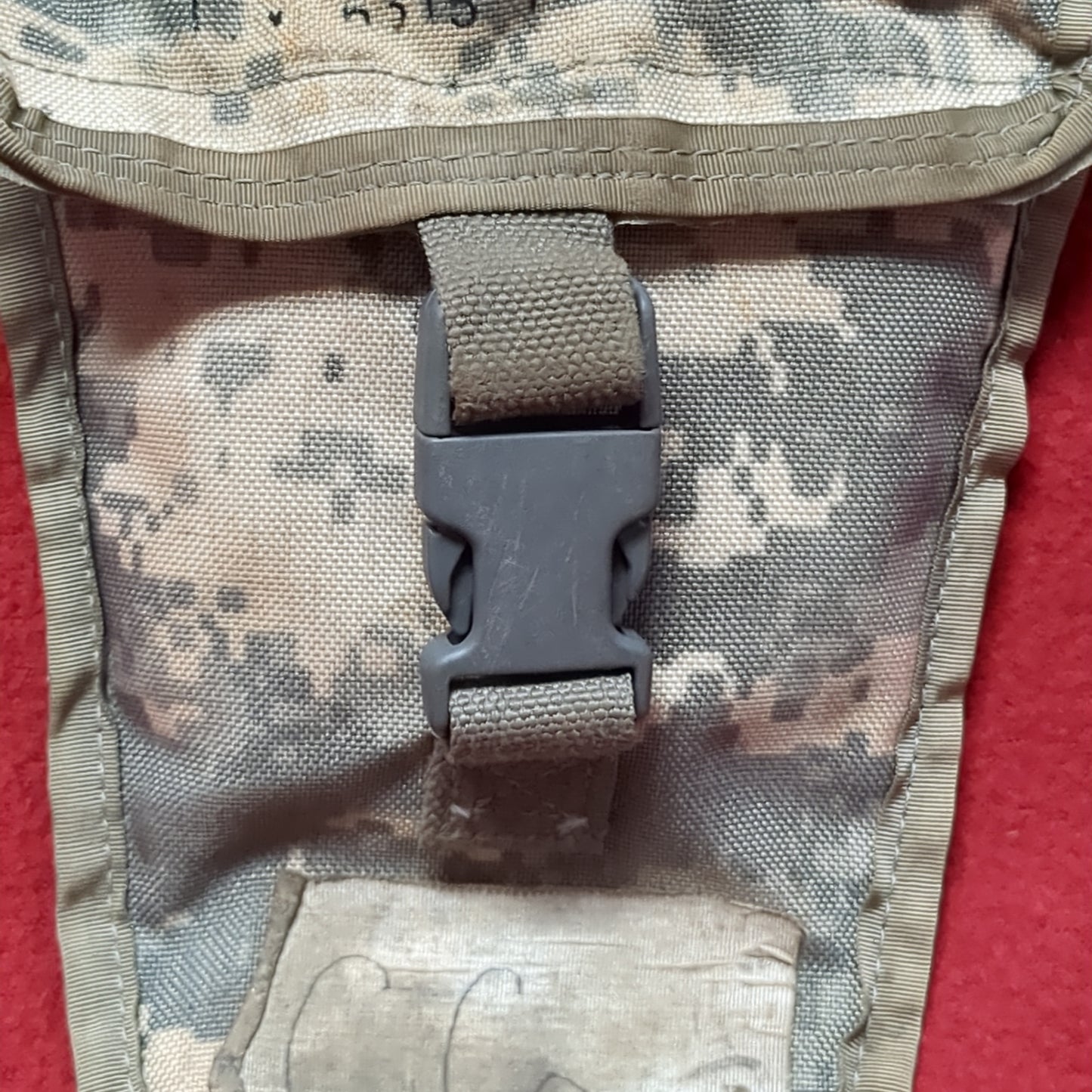 US Army Suction Catheter Pouch UCP ACU Molle II Good Condition (acu?-MH697)