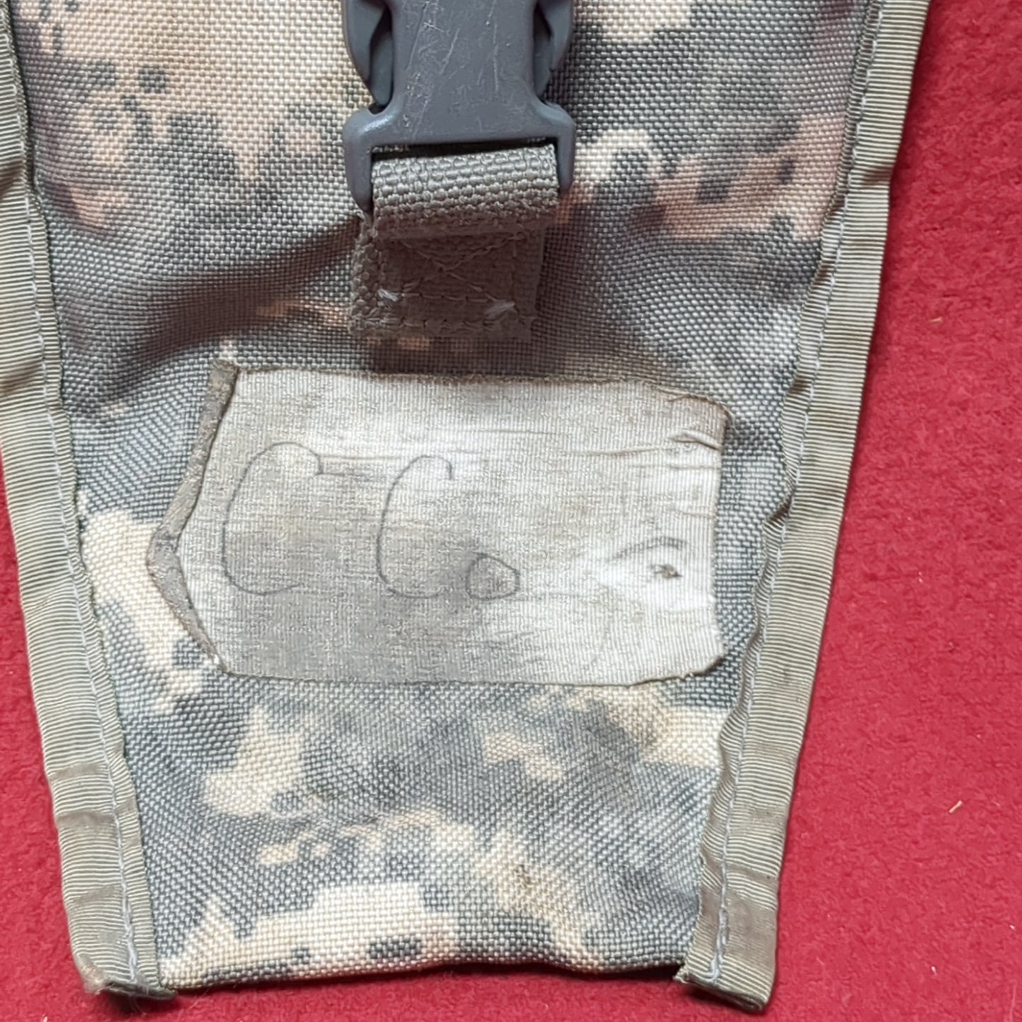 US Army Suction Catheter Pouch UCP ACU Molle II Good Condition (acu?-MH697)