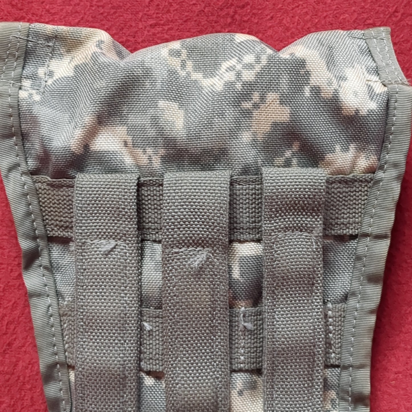 US Army Suction Catheter Pouch UCP ACU Molle II Good Condition (acu?-MH697)