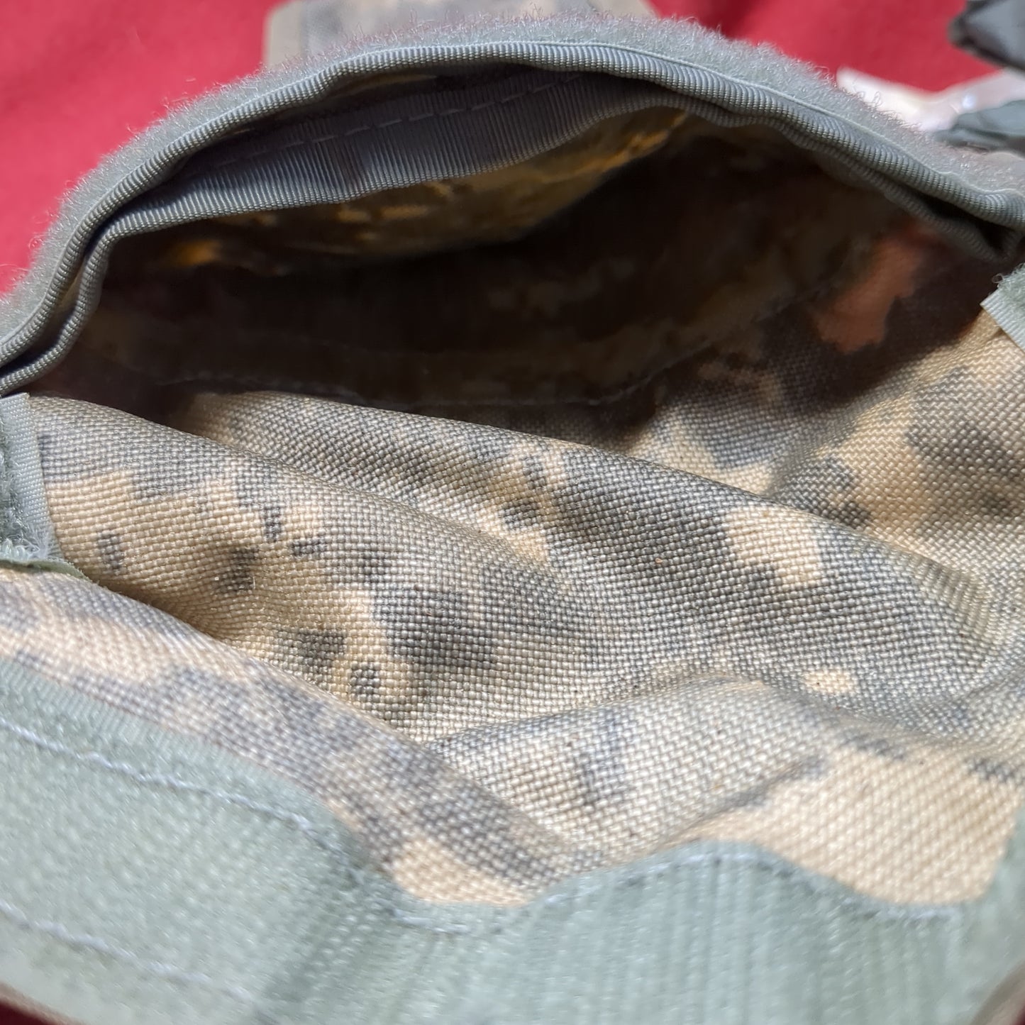 US Army Suction Catheter Pouch UCP ACU Molle II Good Condition (acu?-MH697)