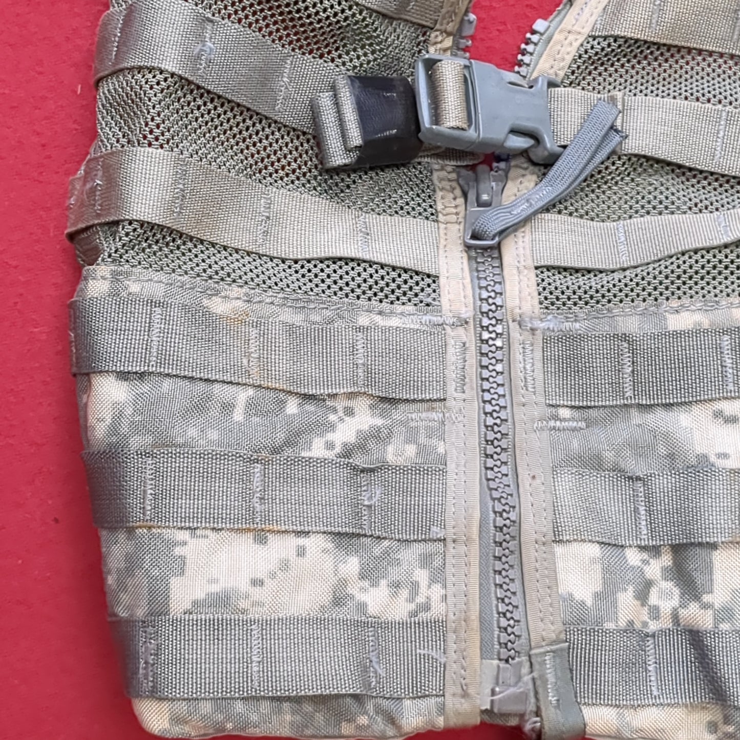 Chest Rig ACU Digitial Camo Fighting Load Carrier FLC Molle (eb09-APR270)