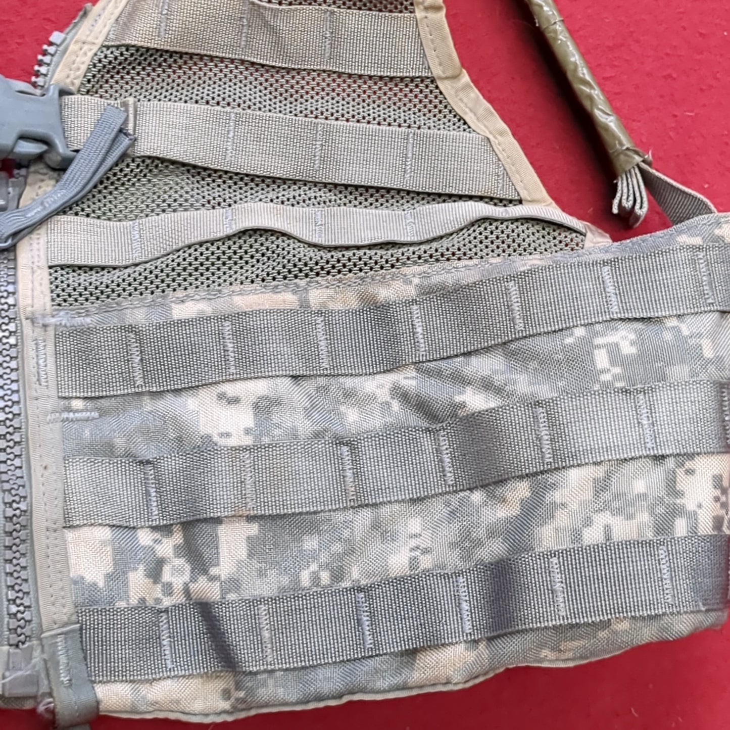 Chest Rig ACU Digitial Camo Fighting Load Carrier FLC Molle (eb09-APR270)