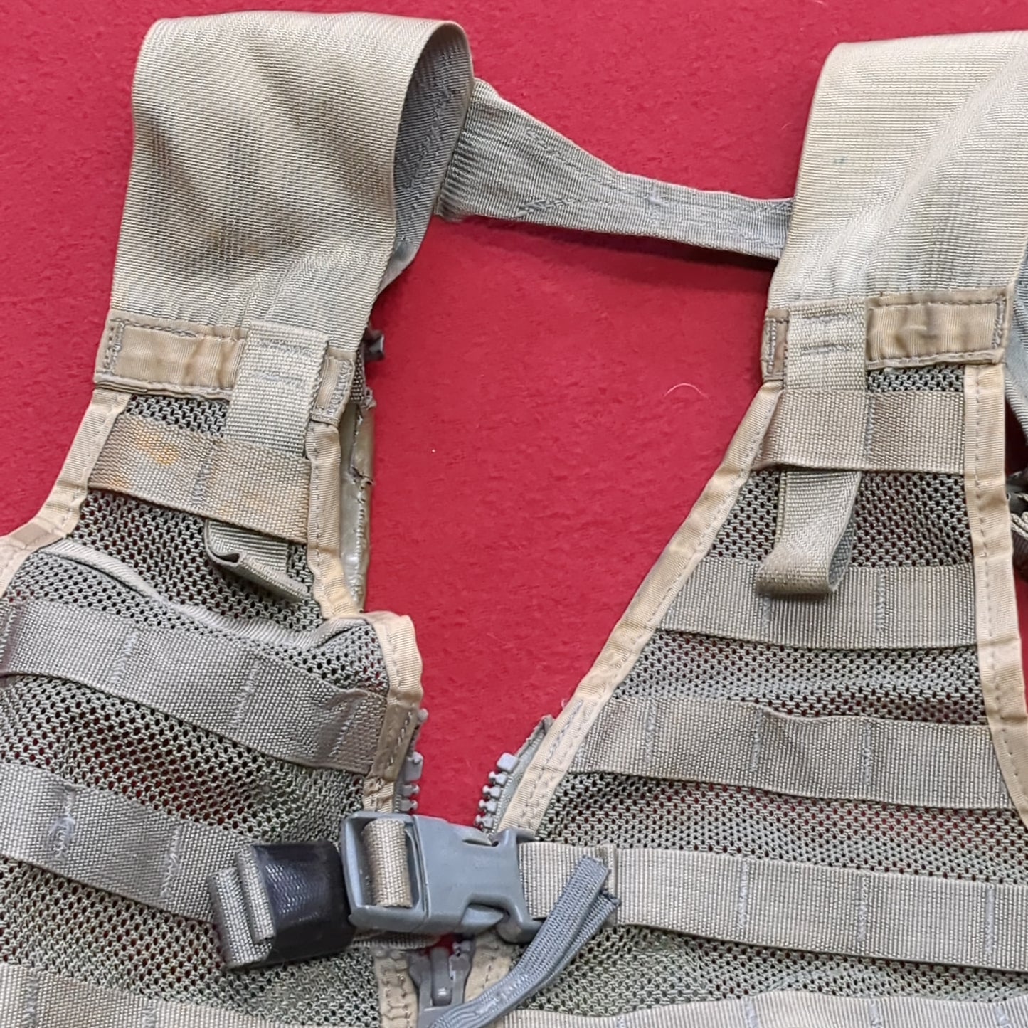 Chest Rig ACU Digitial Camo Fighting Load Carrier FLC Molle (eb09-APR270)