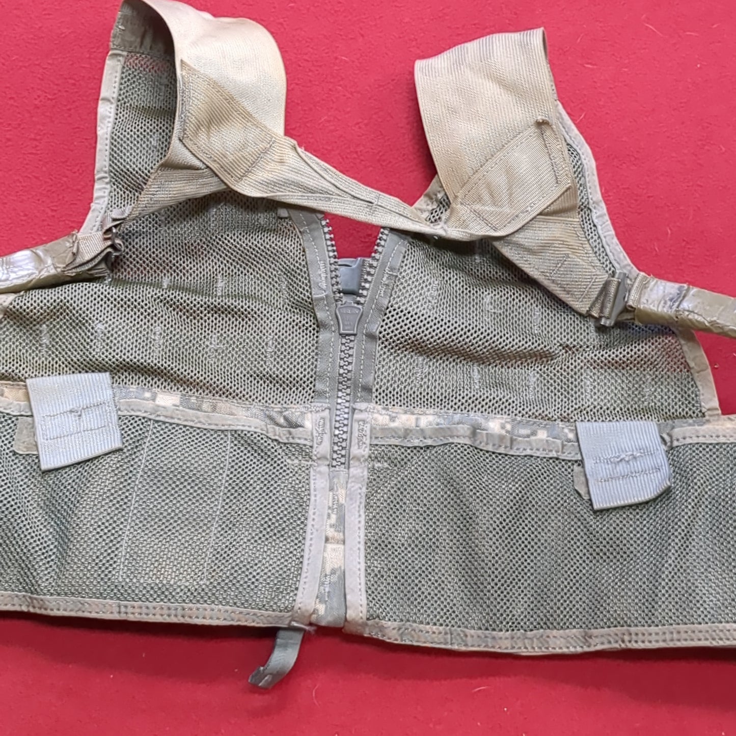Chest Rig ACU Digitial Camo Fighting Load Carrier FLC Molle (eb09-APR270)