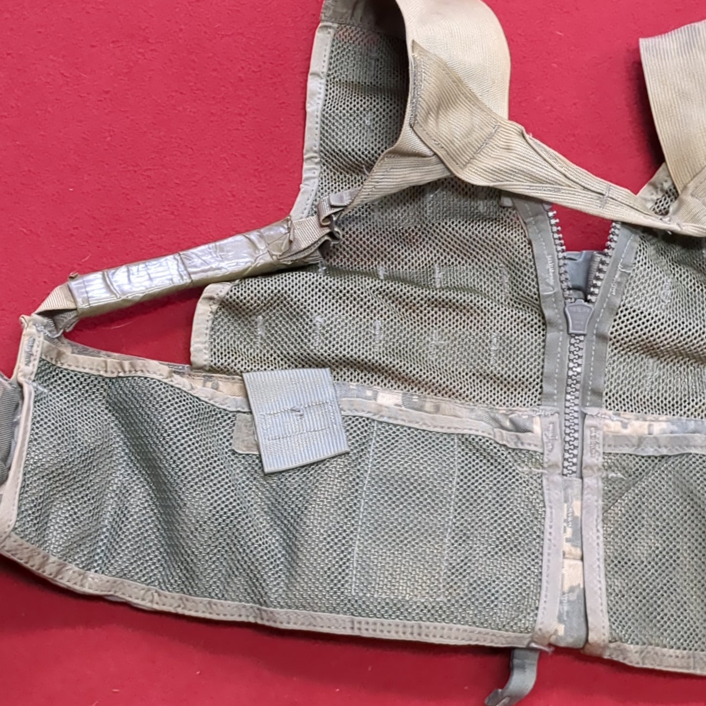 Chest Rig ACU Digitial Camo Fighting Load Carrier FLC Molle (eb09-APR270)