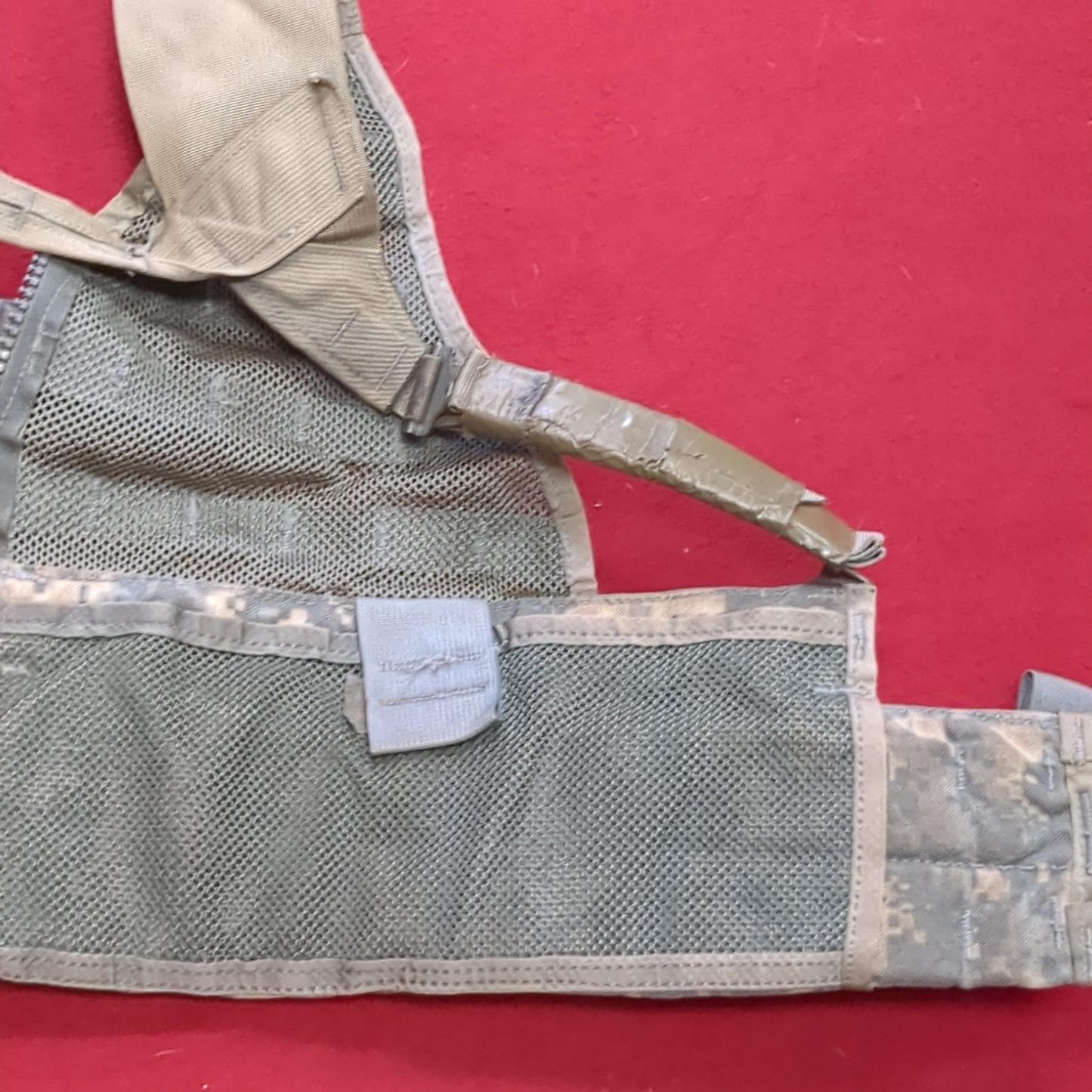 Chest Rig ACU Digitial Camo Fighting Load Carrier FLC Molle (eb09-APR270)