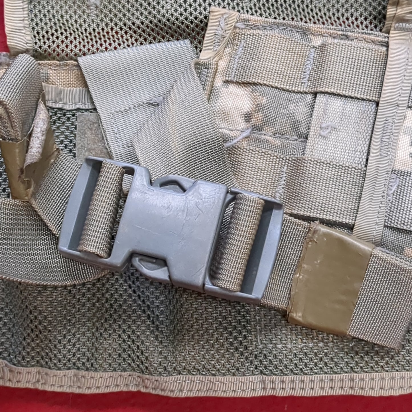 Chest Rig ACU Digitial Camo Fighting Load Carrier FLC Molle (eb09-APR270)