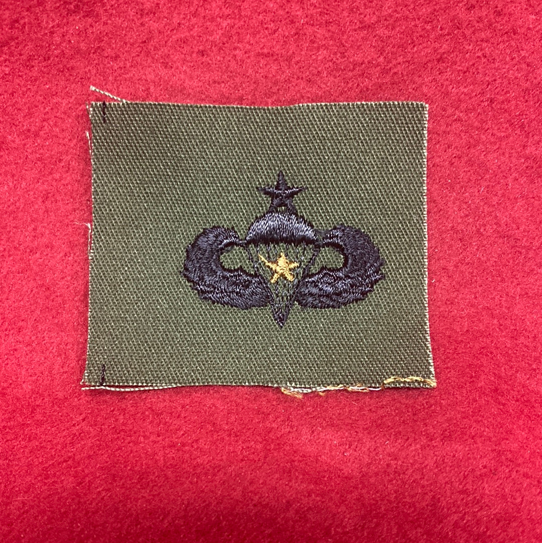 US Army SENIOR COMBAT JUMP WINGS 1 STAR Patch SEW ON Subdued OD Black (bu05-cjw2)