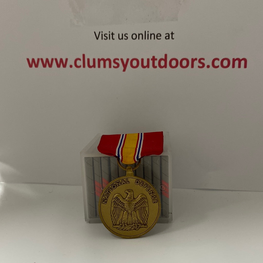 Vintage US Military National Defense Medal Army (2cc50)