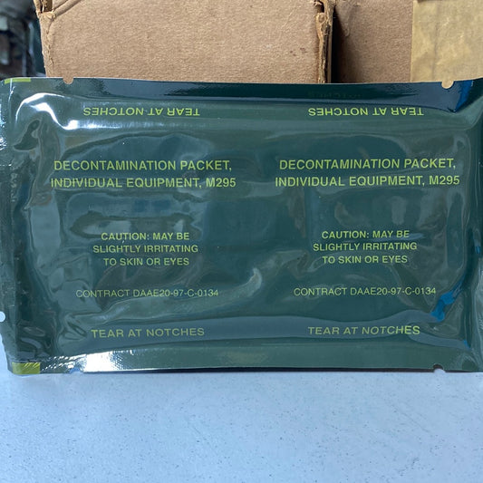 LOT of 2 — US Army M295 Individual Equipment Decontamination Packet (13cc cb10-)