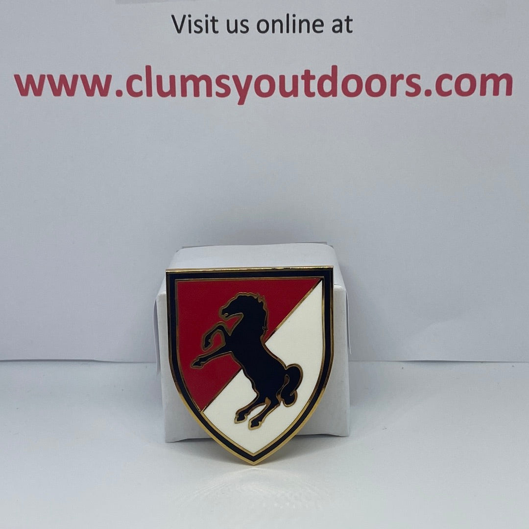 Vintage US Military 11th Armored Calvary Regiment Pin (3cc13)