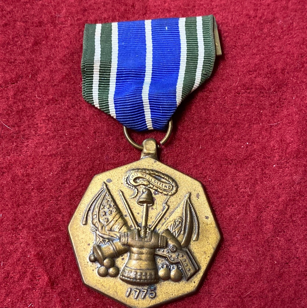VINTAGE US Army MILITARY ACHIEVEMENT MEDAL (WSB03-122)