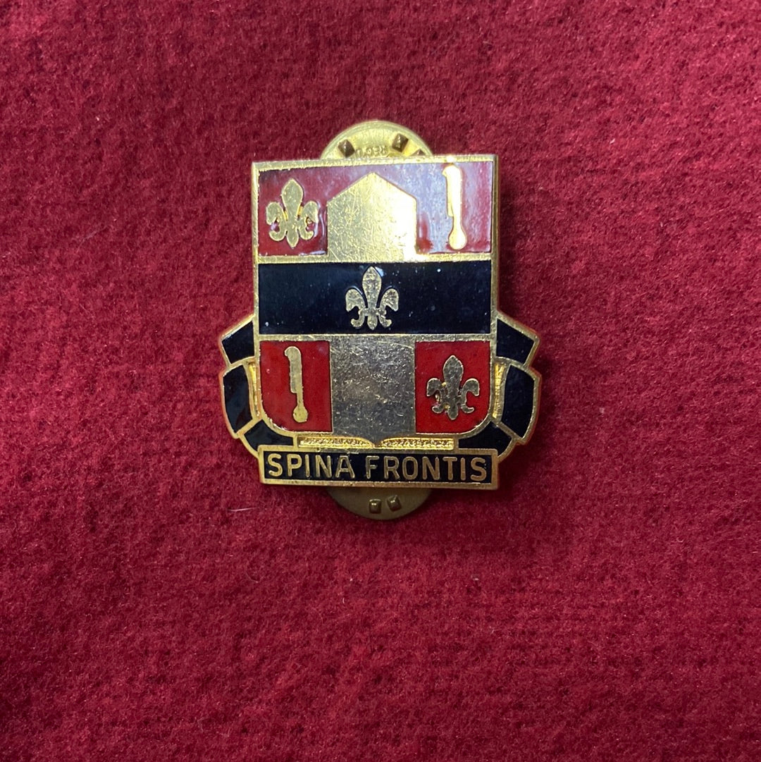 VINTAGE US Army 559th Field Artillery Pin (04cc76)