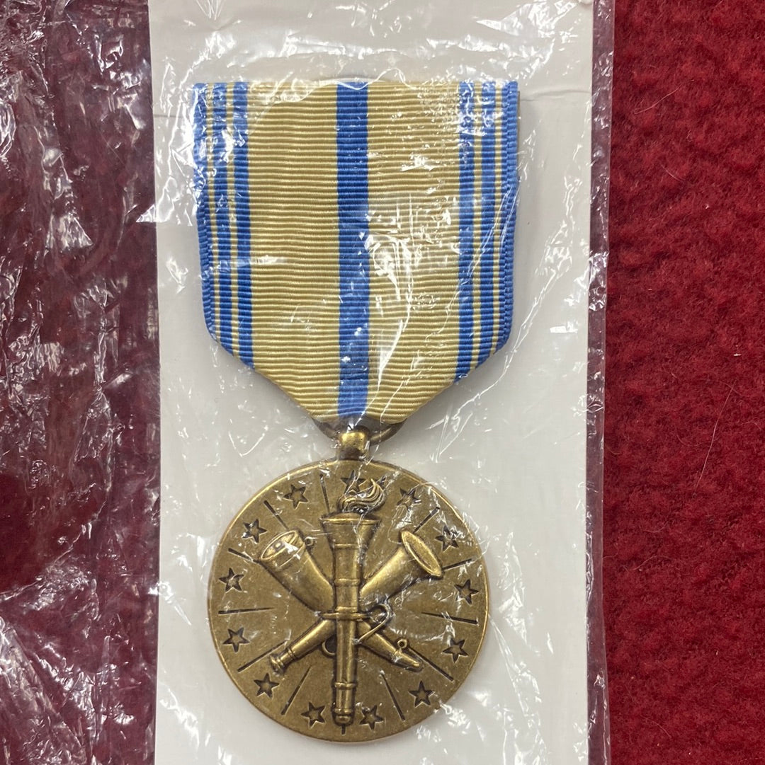 Vintage US Military Armed Forces Reserve Medal Army (WSB08-db42)
