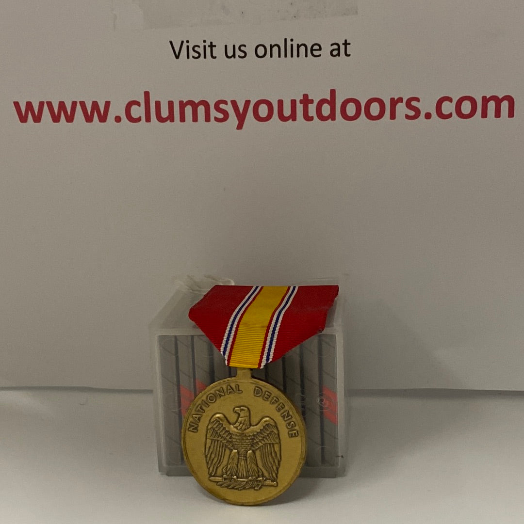 Vintage US Military National Defense Medal Army (2cc46)