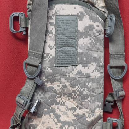 US Army ACU UCP Camelback Hydration System Carrier *Only* Excellent condition (09o- db3-MAY20)