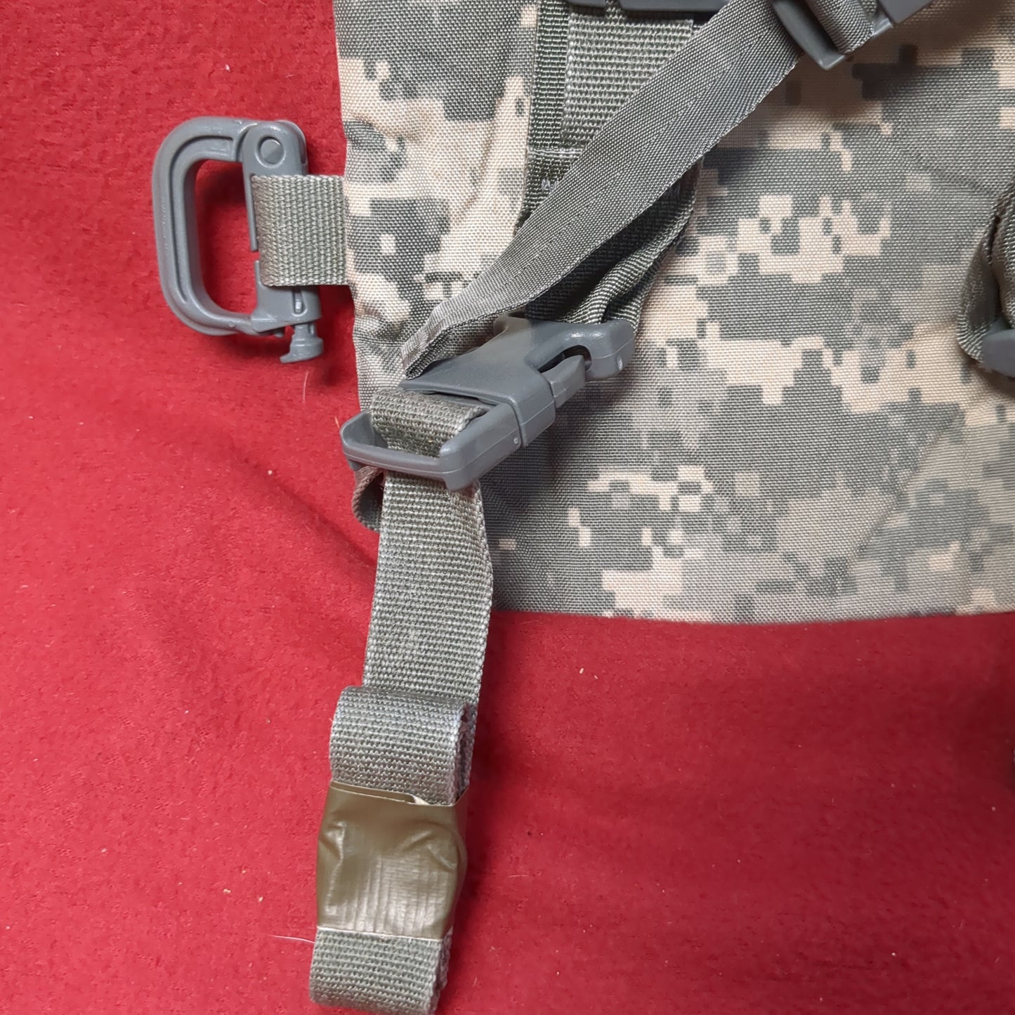 US Army ACU UCP Camelback Hydration System Carrier *Only* Excellent condition (09o- db3-MAY20)