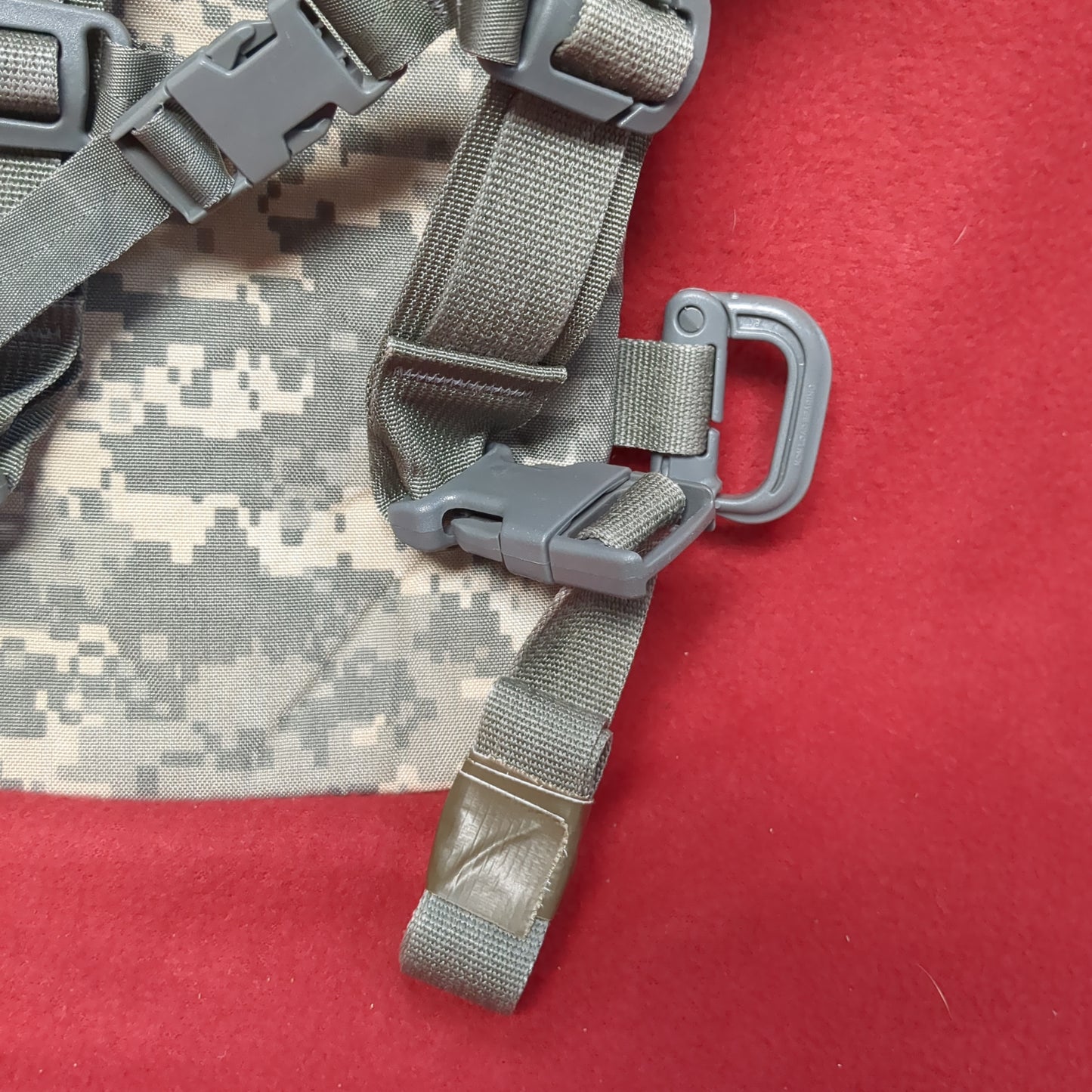 US Army ACU UCP Camelback Hydration System Carrier *Only* Excellent condition (09o- db3-MAY20)