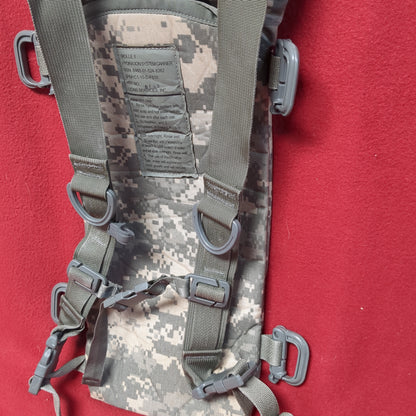 US Army ACU UCP Camelback Hydration System Carrier *Only* Excellent condition (09o- db3-MAY20)