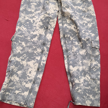 US Army Medium Regular ACU Light Weather Outer Layer (LWOL)Weather Pants Trousers Good Condition (fb16-MAY274)