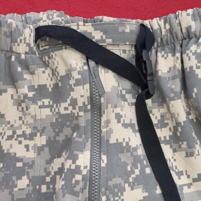 US Army Medium Regular ACU Light Weather Outer Layer (LWOL)Weather Pants Trousers Good Condition (fb16-MAY274)