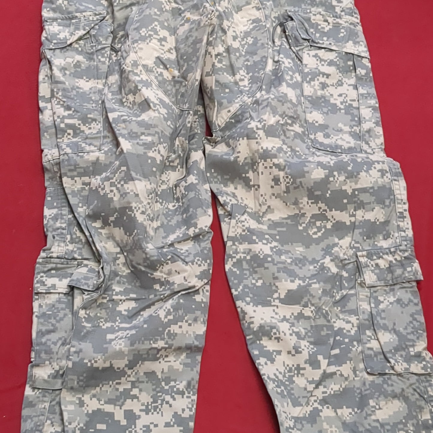 SET - US Army MEDIUM Xtra-Long Digital Pattern Combat Uniform ACU UCP Used (fb15-FEB82)