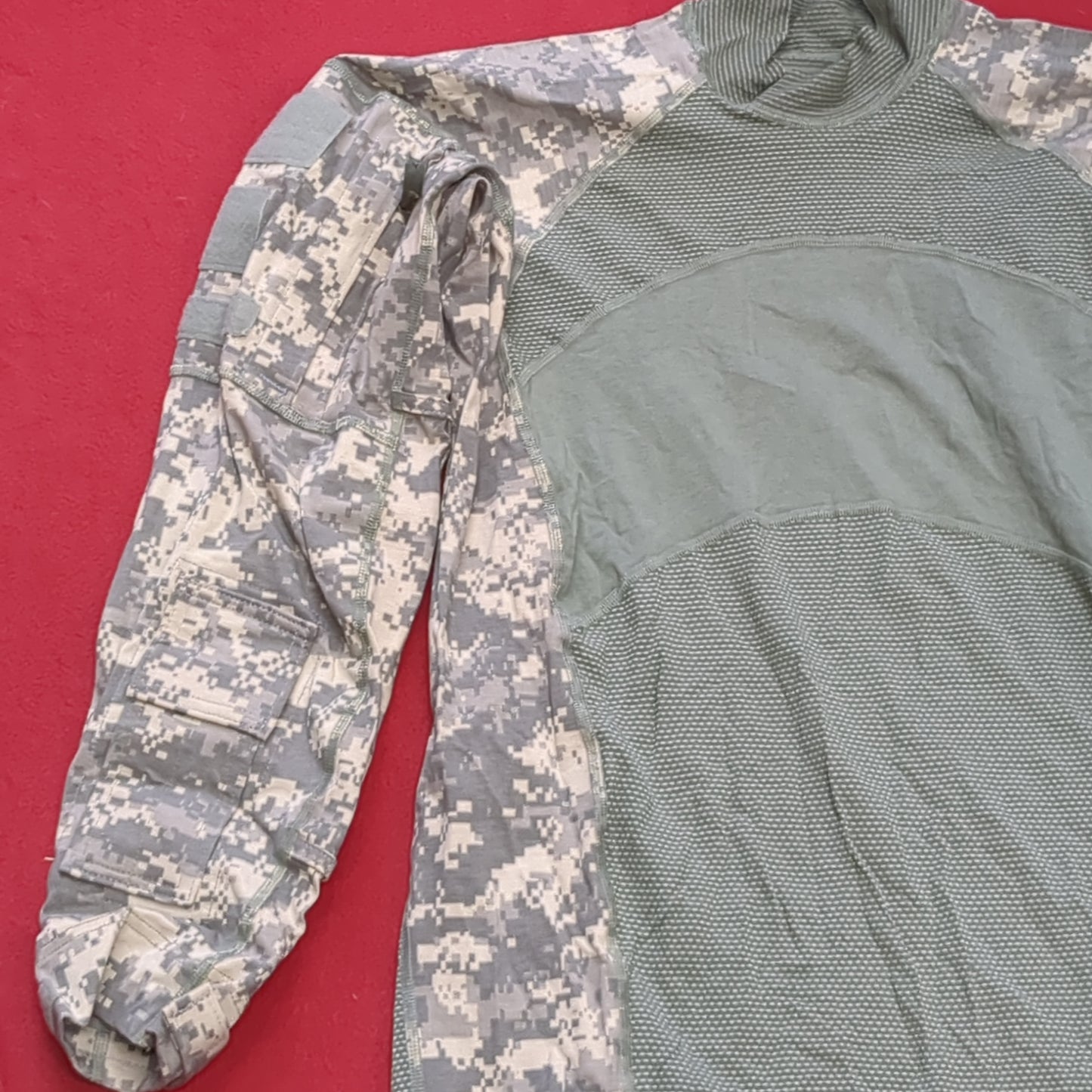X-SMALL NOS US Army Turtleneck Type 1 Combat ACU Digital FRAC Top Shirt (fb05-ACU-X-Small)