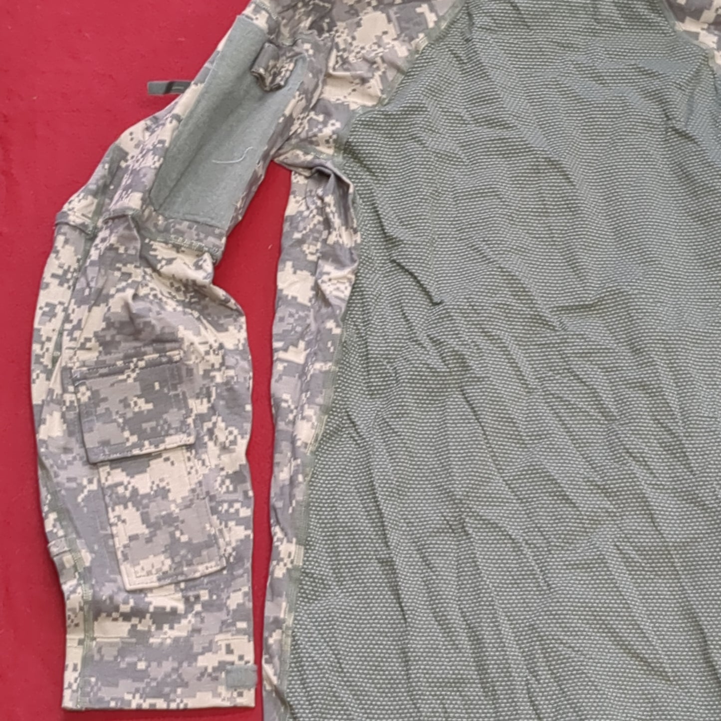 X-SMALL NOS US Army Turtleneck Type 1 Combat ACU Digital FRAC Top Shirt (fb05-ACU-X-Small)
